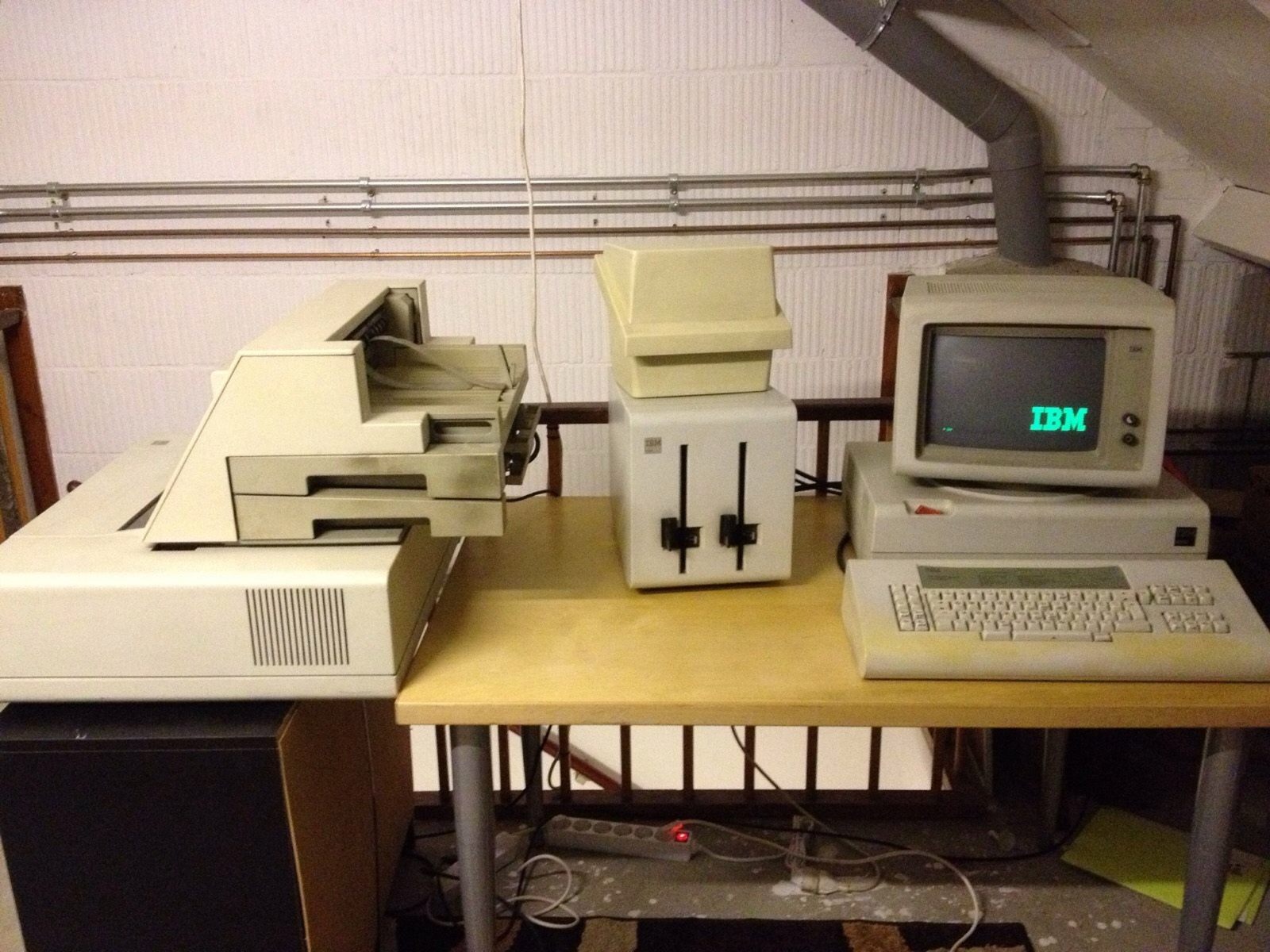 An IBM Displaywriter (1980), a dedicated CRT word processor of the generation that followed Wang's 1976 system.